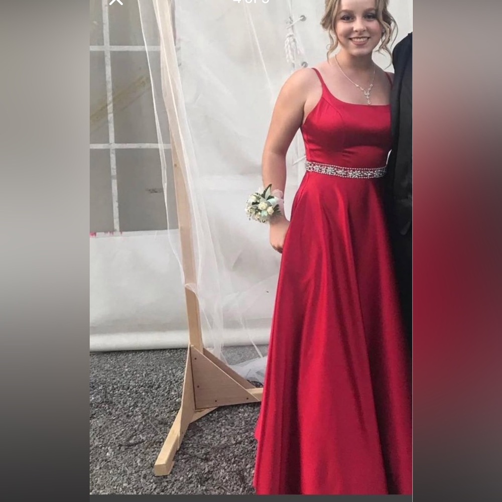 Red prom dress